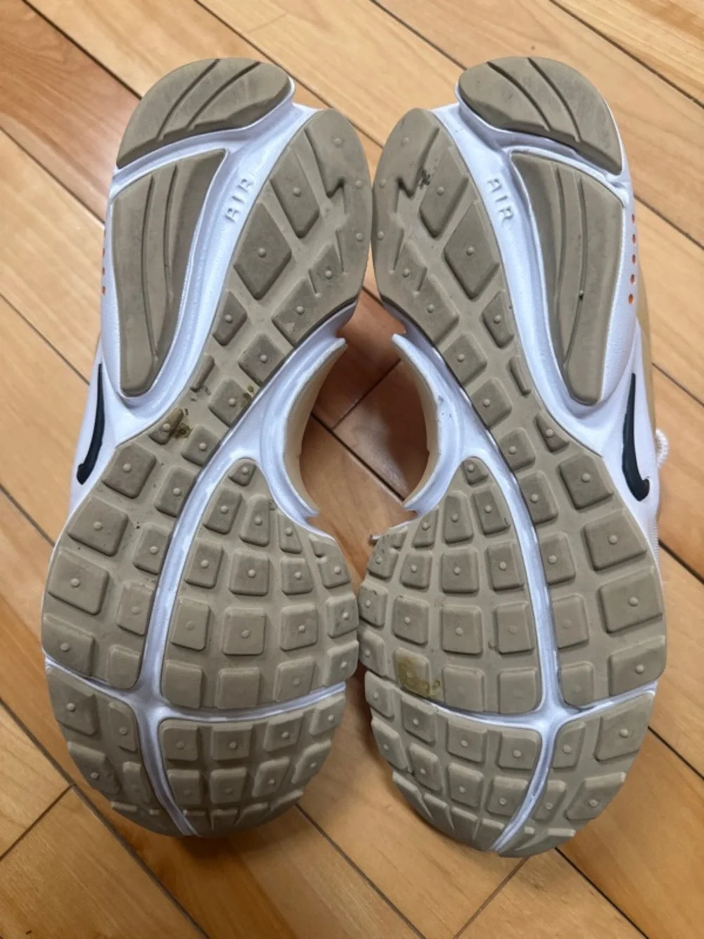 Nike Air Presto Sanddrift Light Women’s Sneakers
